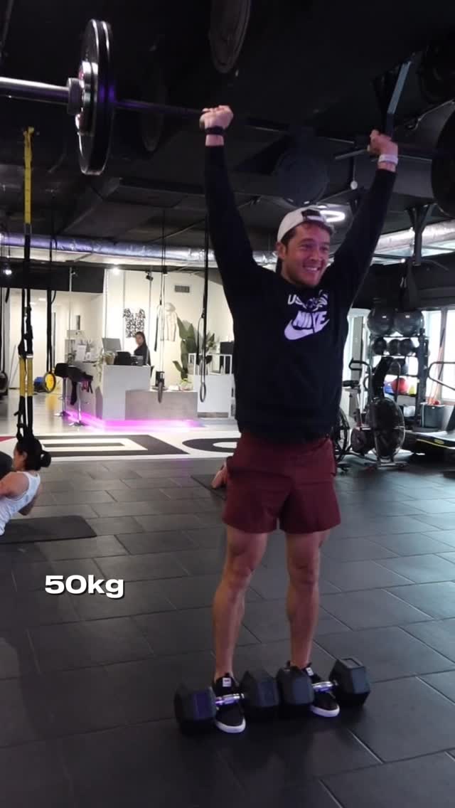 Thought a sit-up was easy… until you add a barbell 😮‍💨