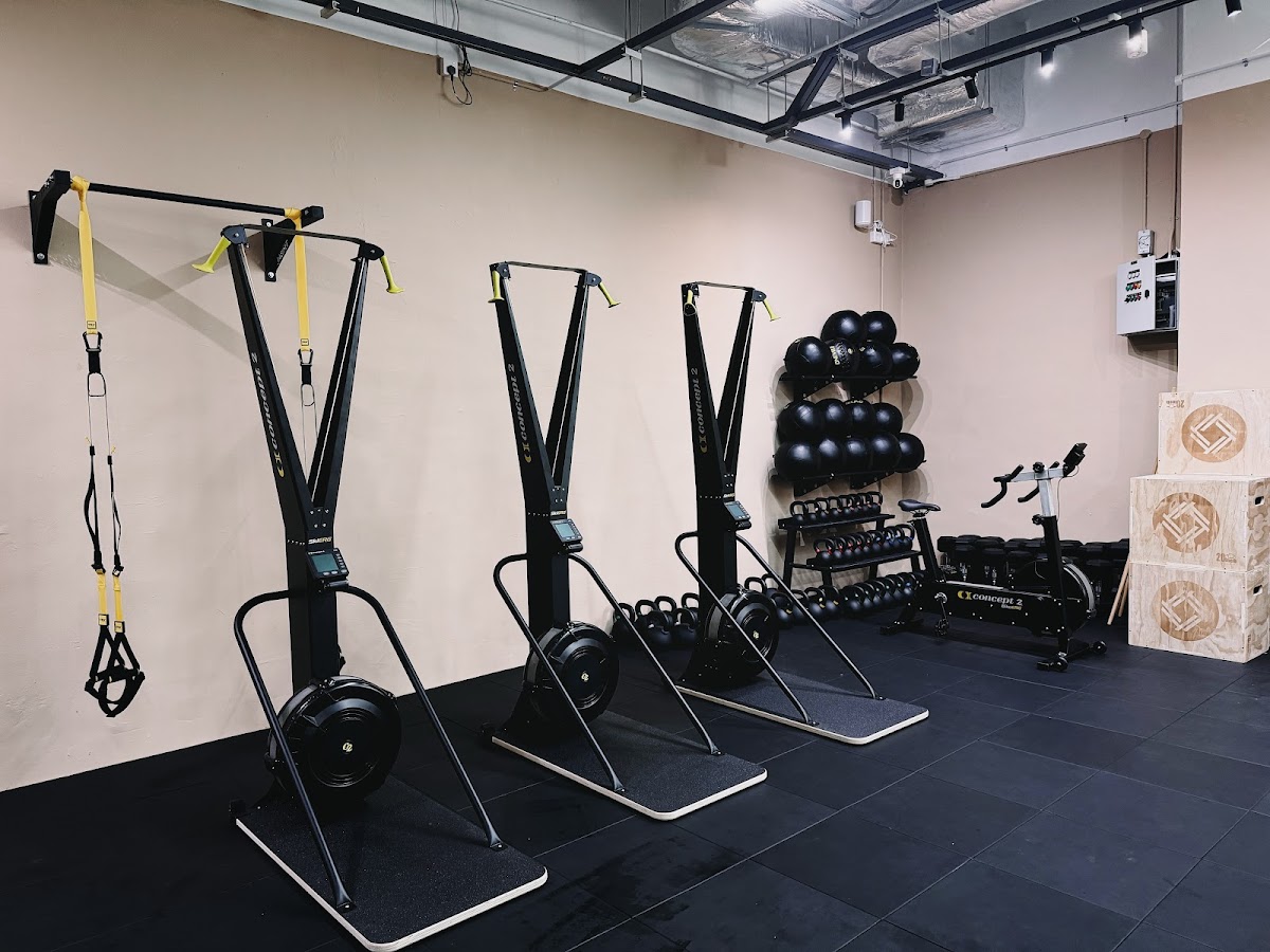 THE GARAGE (Alexandra)